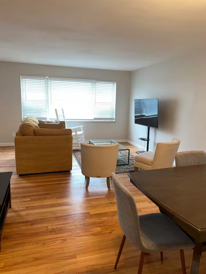 2-Bedroom Apartment | Sleeps 6 | University City, MO